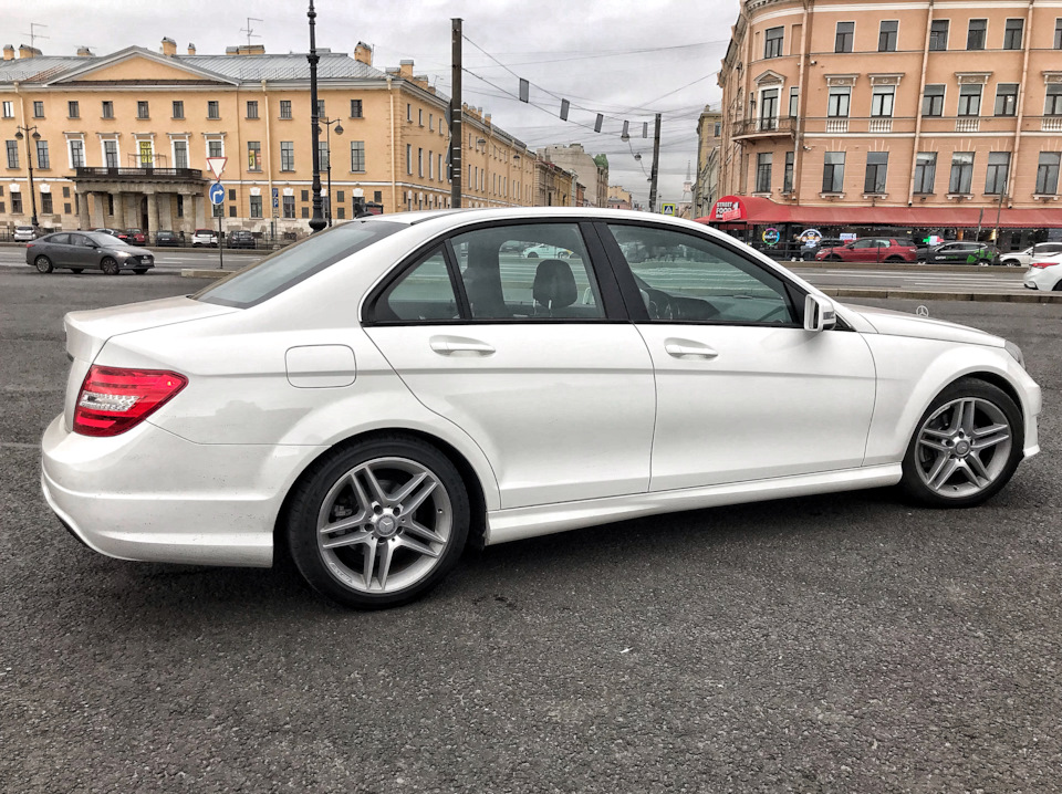 лето Goodyear Eagle Sport TZ перед 225/45R17 зад 245/40R17 — Mercedes-Benz C-Class (W204). Запчасти на фото: Goodyear Eagle Sport TZ