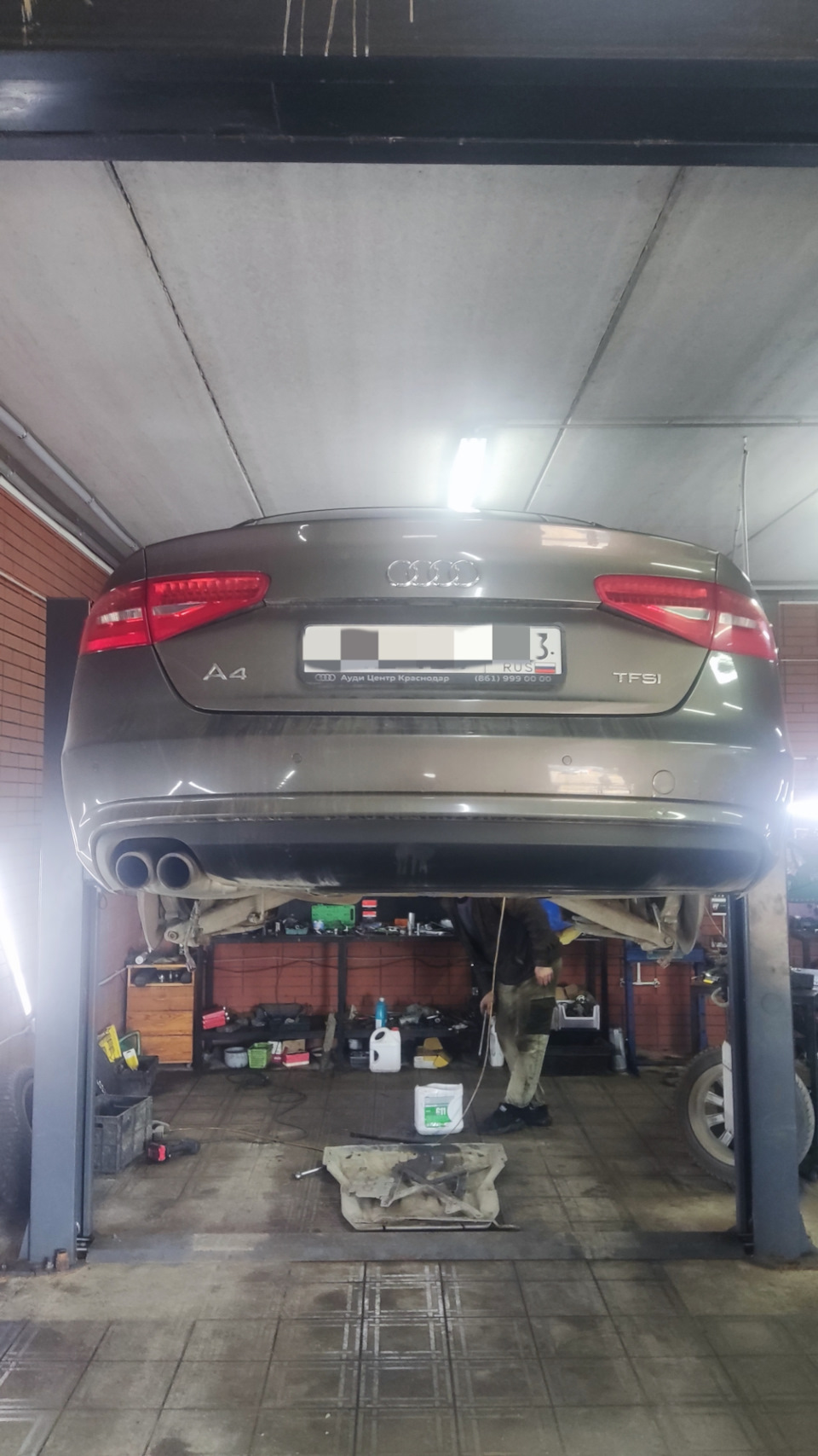 Фото в бортжурнале Audi A4 (B8)