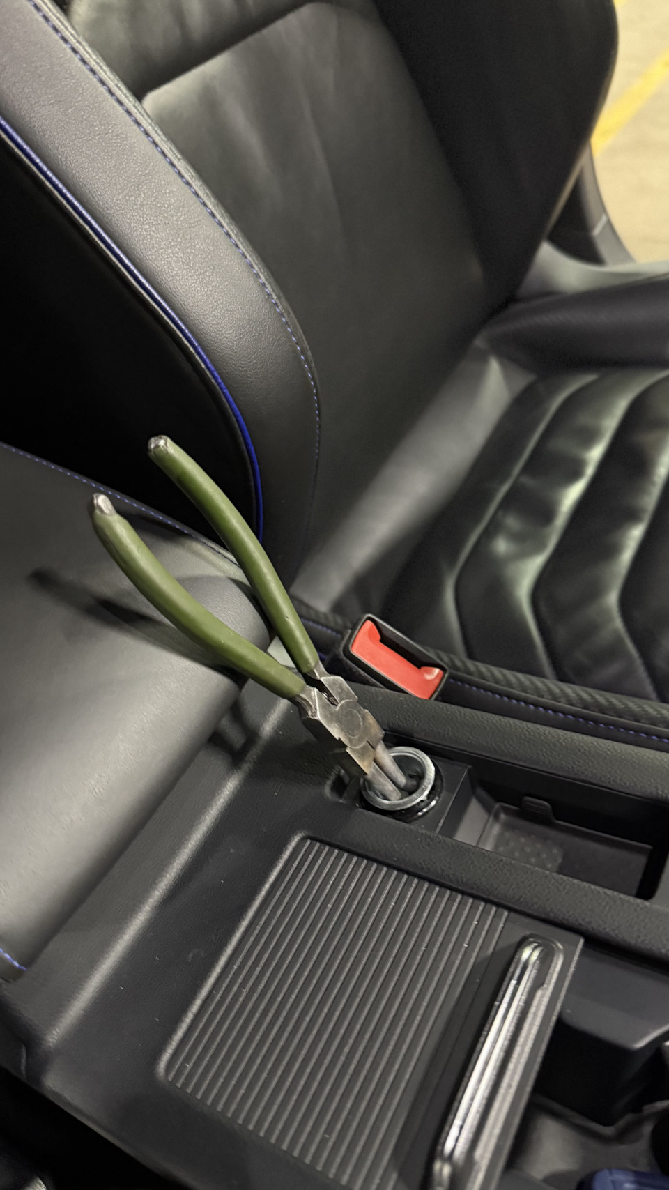 Даже съемником тяжело выходит — Volkswagen Arteon Shooting Brake