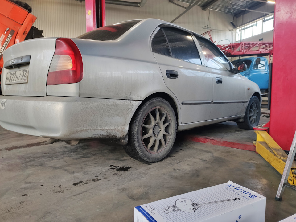 Клиренс до — Hyundai Accent (2G)
