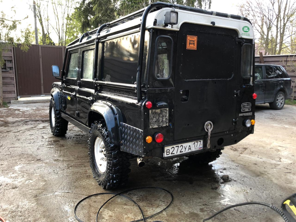12 — Land Rover Defender (L315/L316)