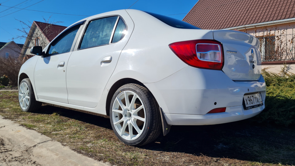 Фото в бортжурнале Renault Logan (2G)