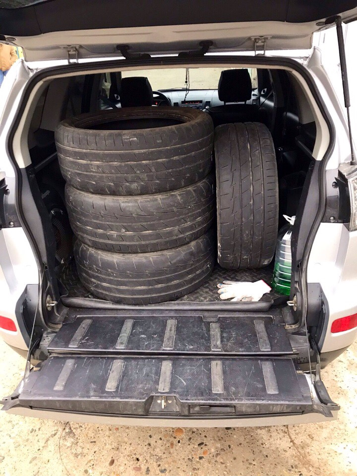 Шины — Bridgestone Potenza Adrenalin RE003 R18 235/50 94W — Toyota Camry (XV50). Запчасти на фото: Bridgestone Potenza Adrenalin RE003