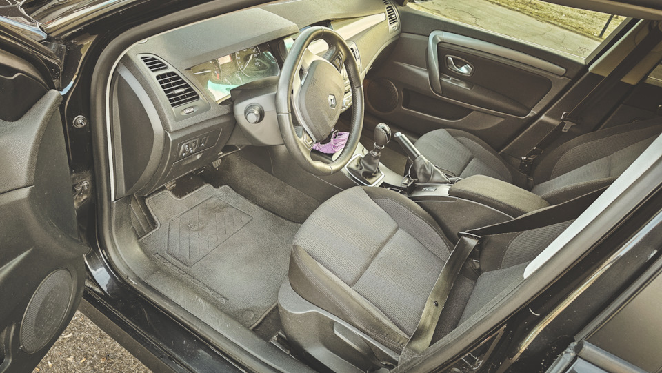 Фото в бортжурнале Renault Laguna III