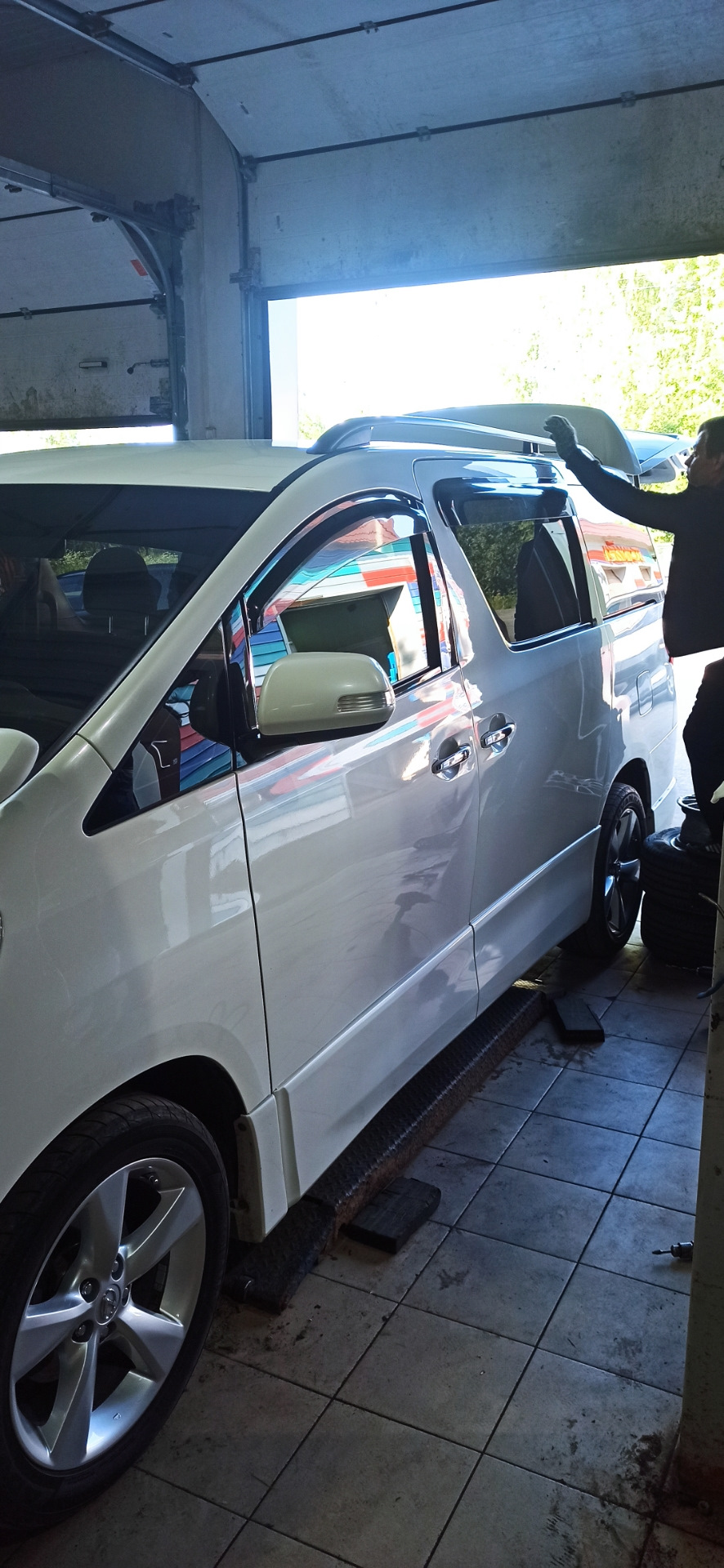 Фото в бортжурнале Toyota Alphard (2G)