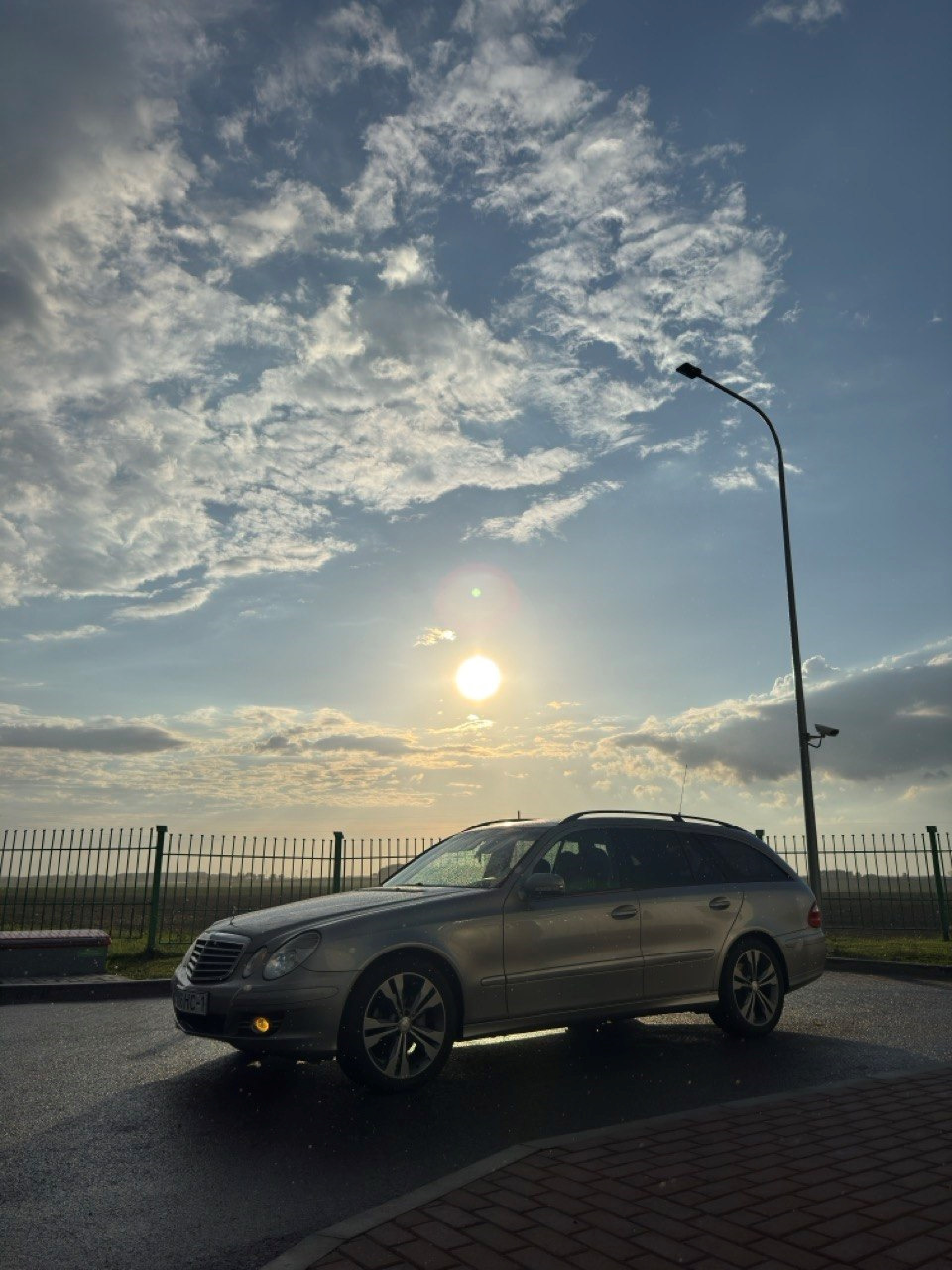 Фото в бортжурнале Mercedes-Benz E-Class Estate (S211)