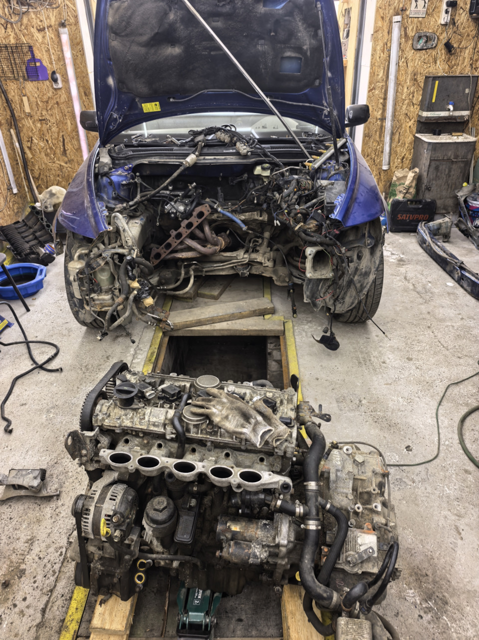 Уже без мотора — Volvo S40 (2G)