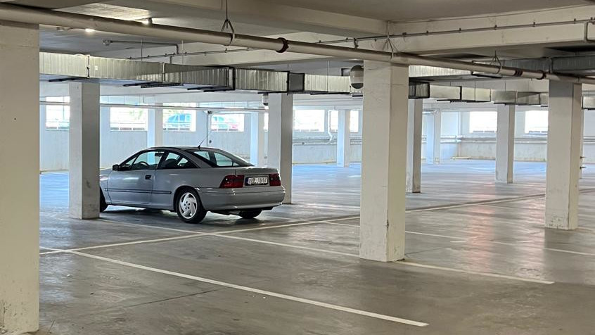 Opel Calibra Ms. Gray