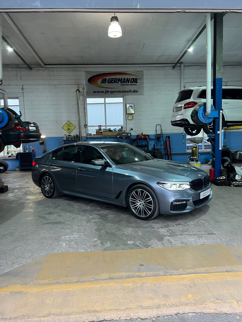 Photo from the logbook BMW 5 series (G30)