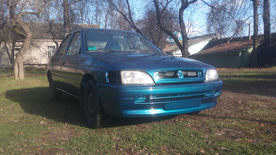 прям бликует на солнце — Ford Escort Mk5