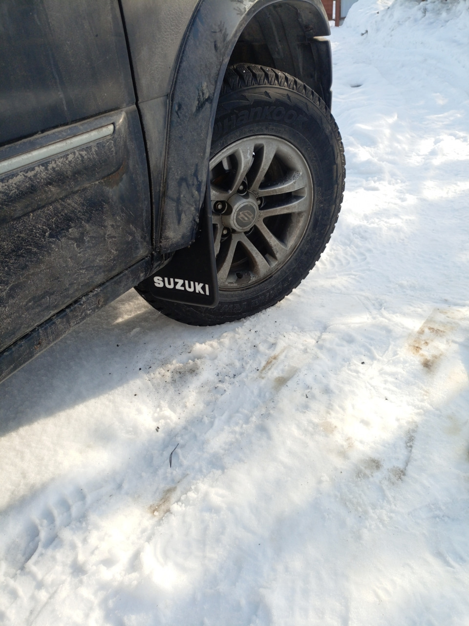 Справа, вместо утерянного. 🙄 — Suzuki Vitara XL7