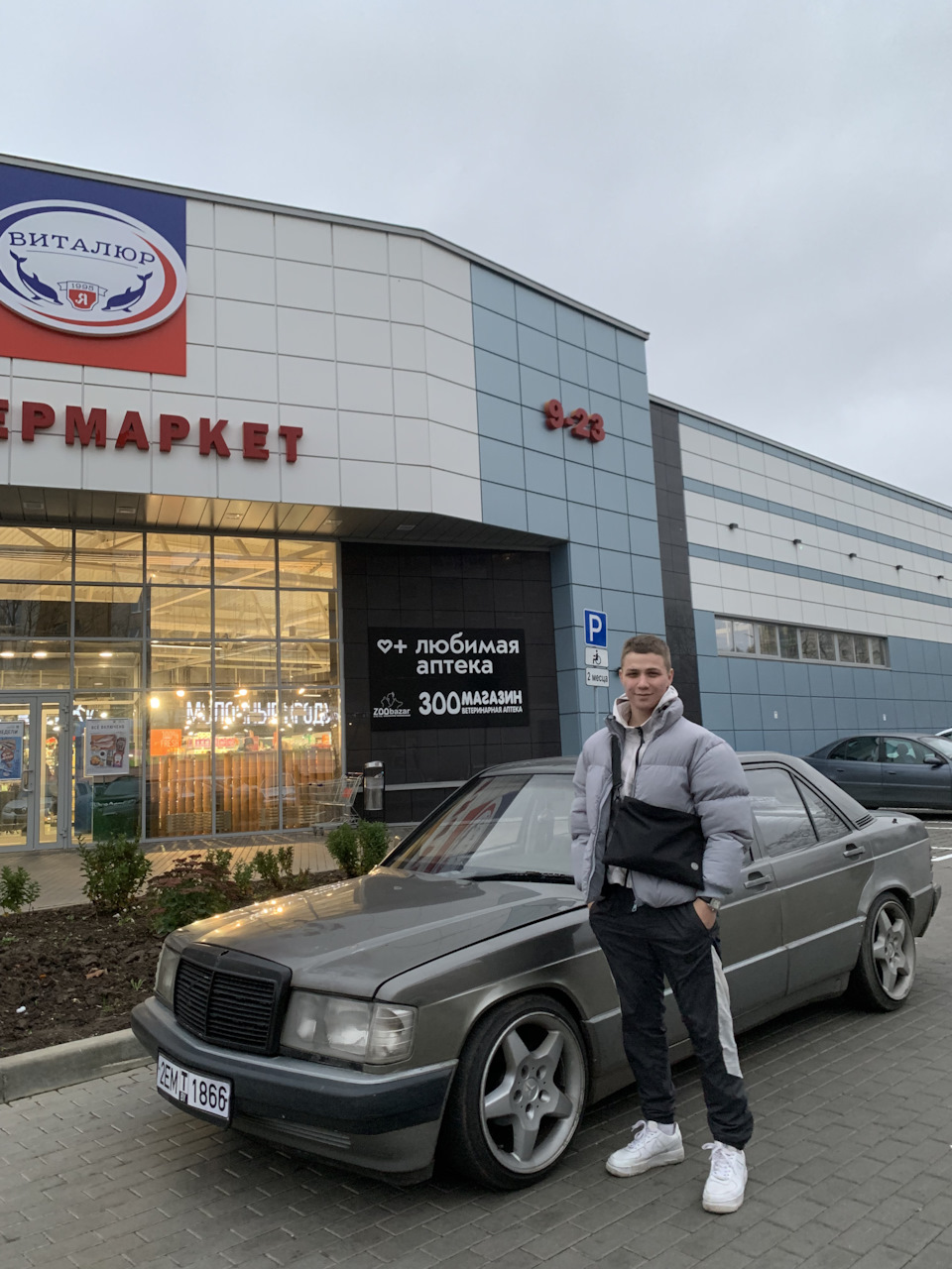 Это я, тот кто построил это чудо — Mercedes-Benz 190 (W201)