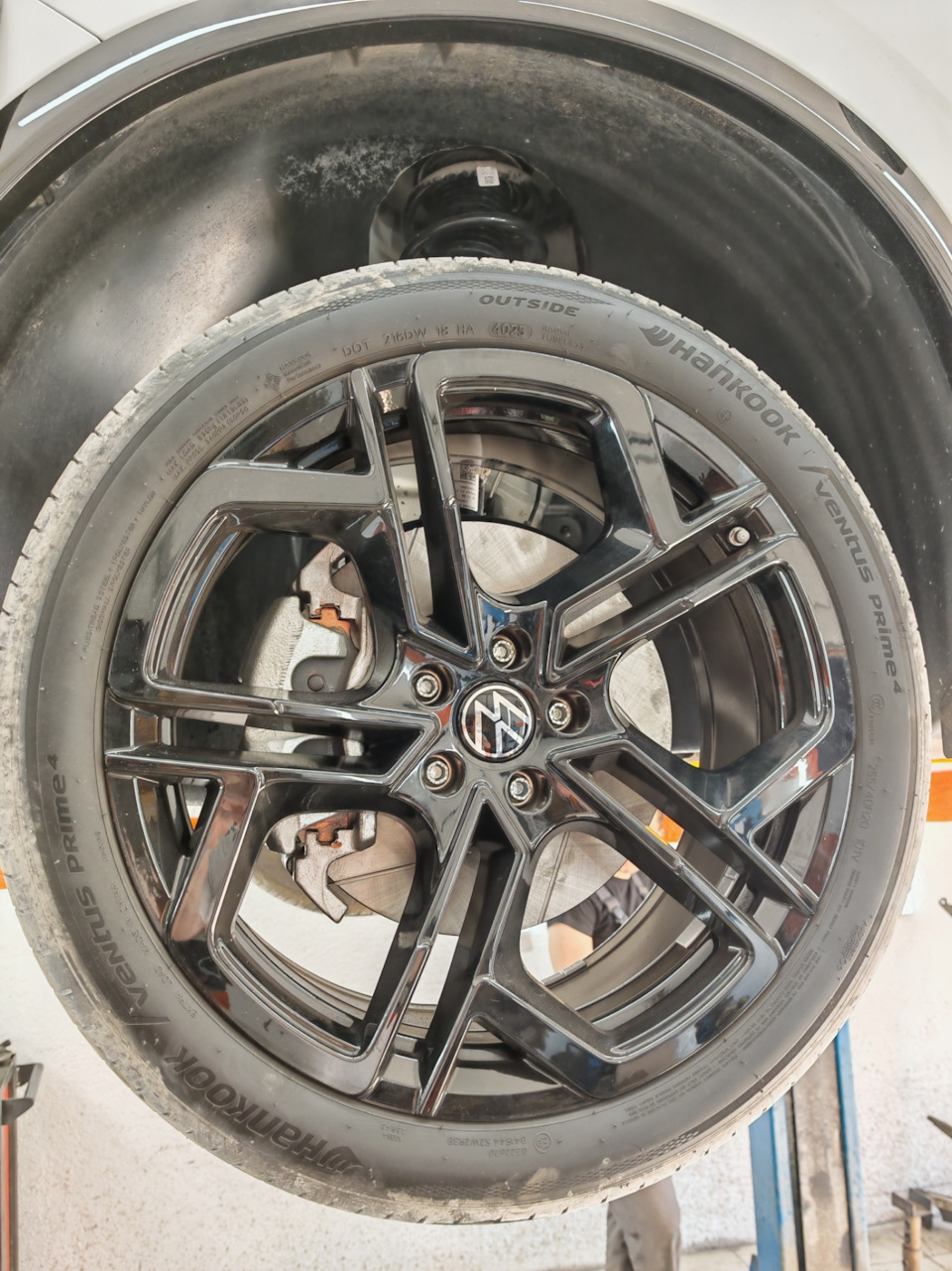 Перед после — Volkswagen Tiguan L Pro. Запчасти на фото: Hankook K105 Ventus Prime