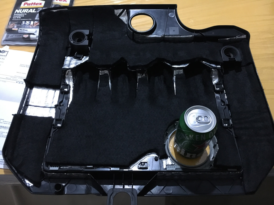 You can see the alubutyl beneath the fleece. — Volkswagen Passat Variant (B6)