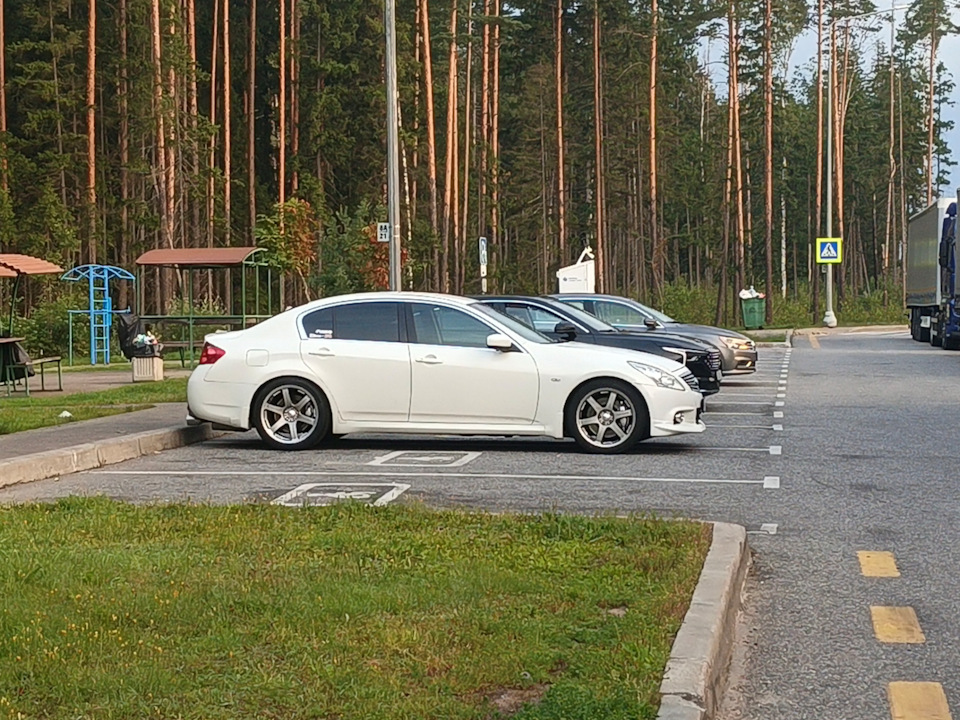 Фото в бортжурнале Infiniti G37