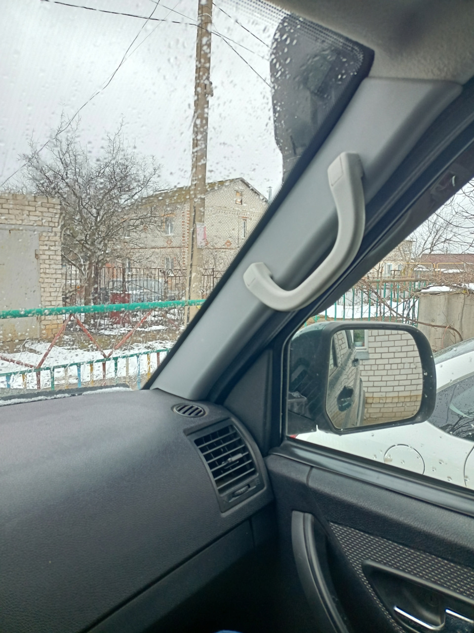 Козырьку раскладываться не мешают. — УАЗ Patriot