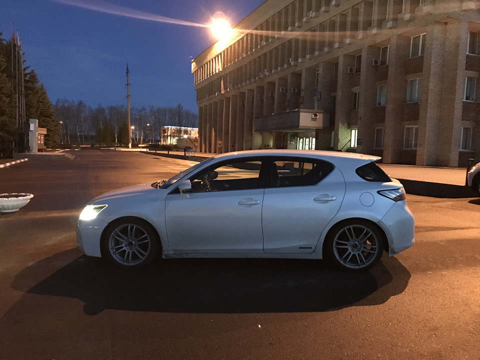 Фото в бортжурнале Lexus CT 200h