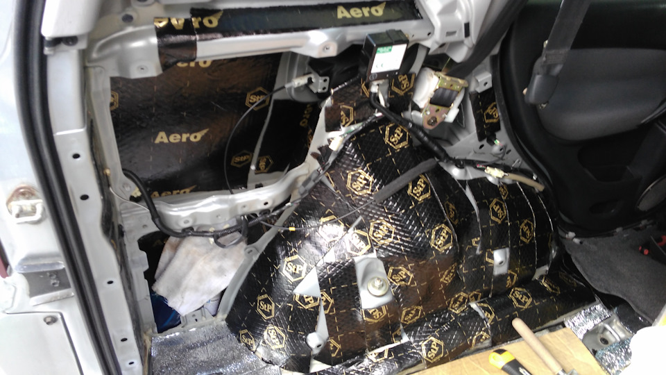 Bimast bomb premium левая арка — Toyota RAV4 (II)