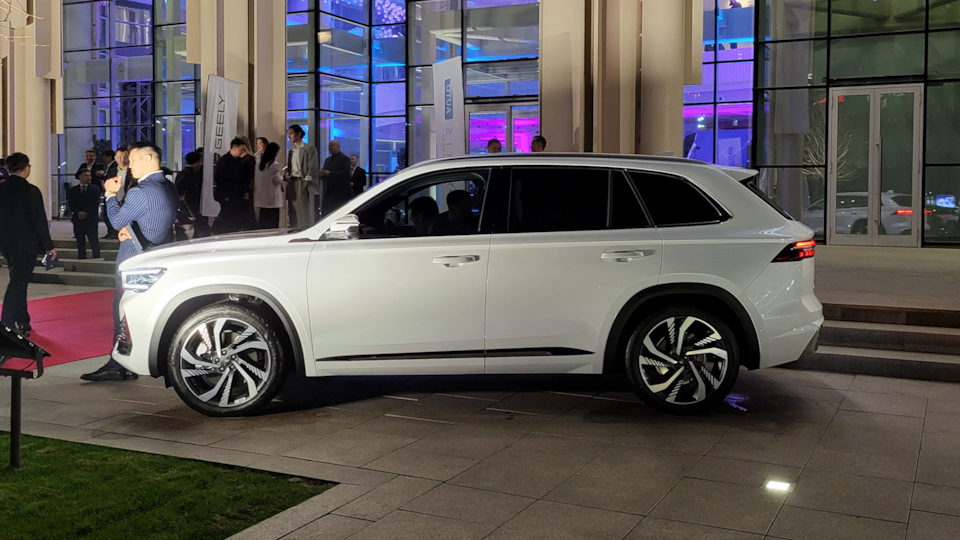 Geely Monjaro Снежный барс