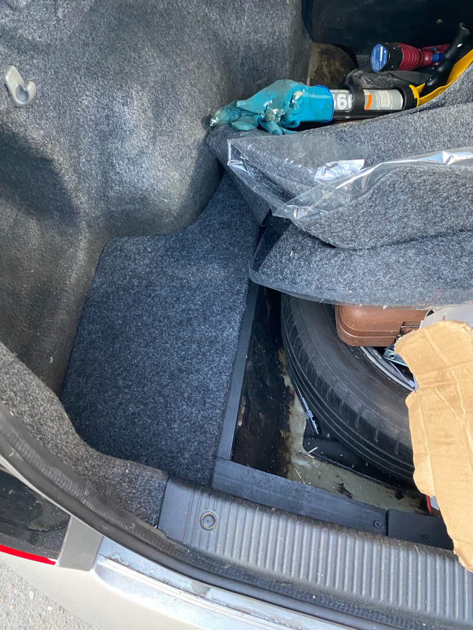 первый кусок — Nissan Almera II (N16)