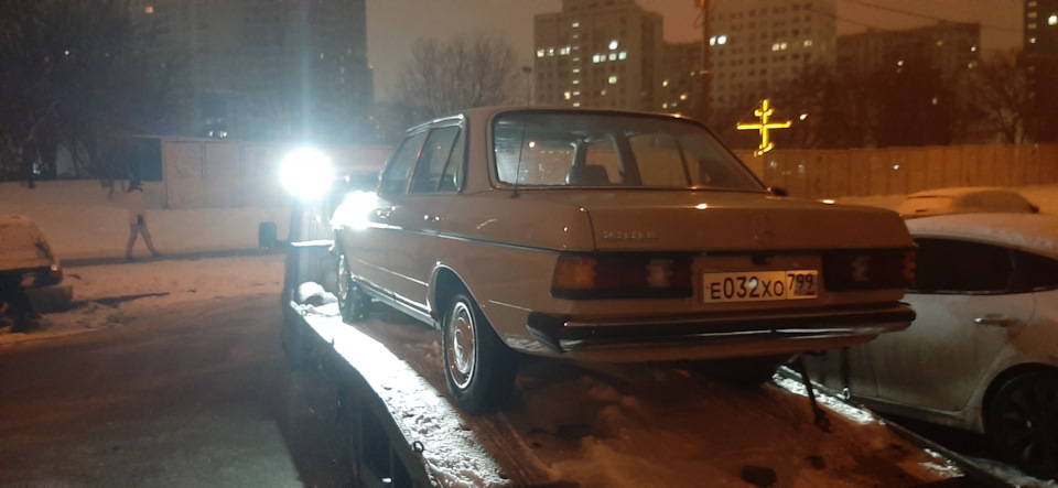 аккуратнЭнький — Mercedes-Benz W123