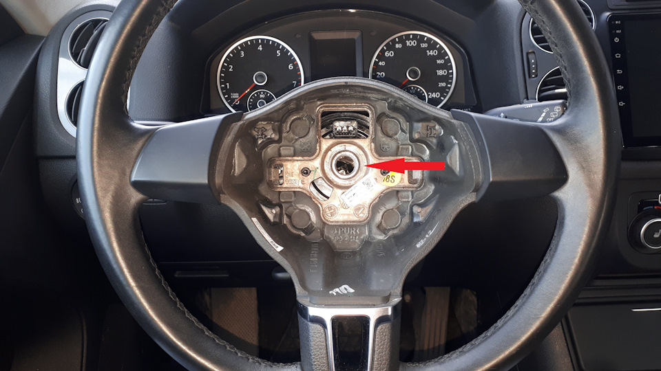Фото в бортжурнале Volkswagen Tiguan (1G)