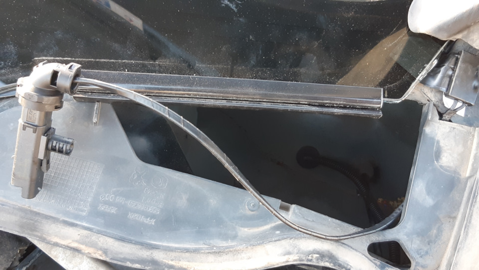 разьем на обогрев — Peugeot 308 SW (1G)