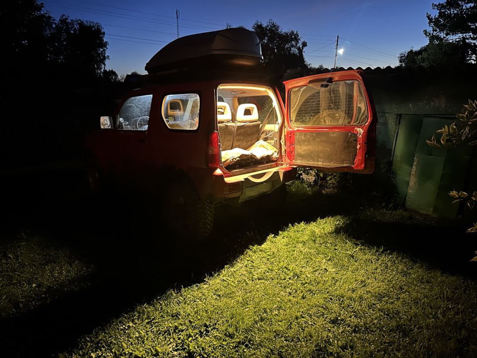 мощно светит — Suzuki Jimny (1G)
