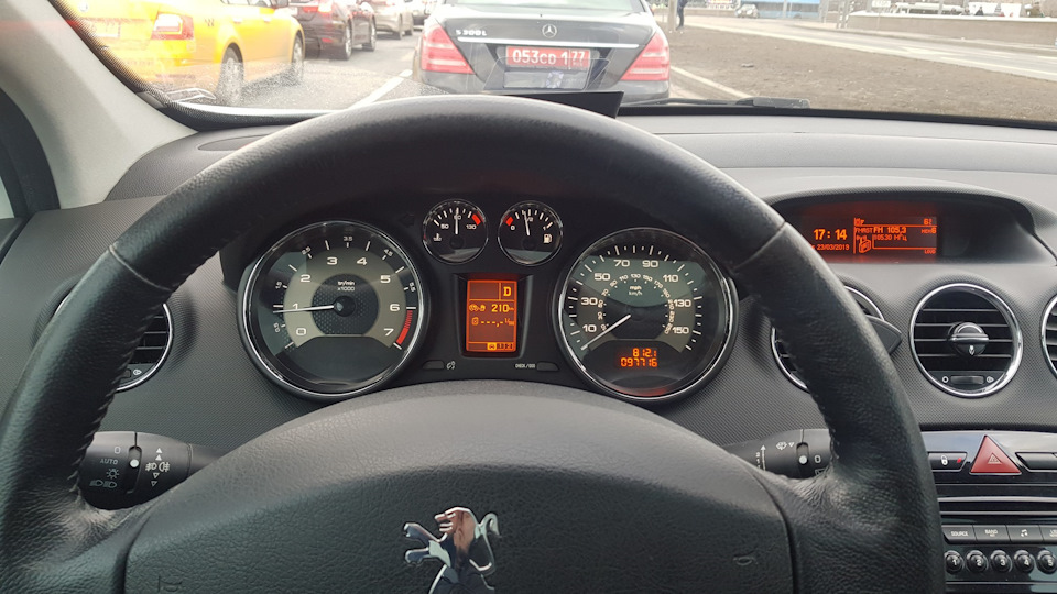 Фото в бортжурнале Peugeot 308 (1G). Запчасти на фото: 090210