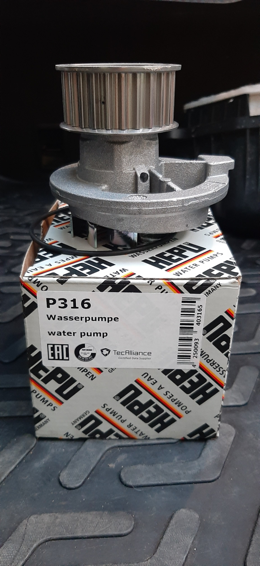 Помпа — Chevrolet Captiva (1G)