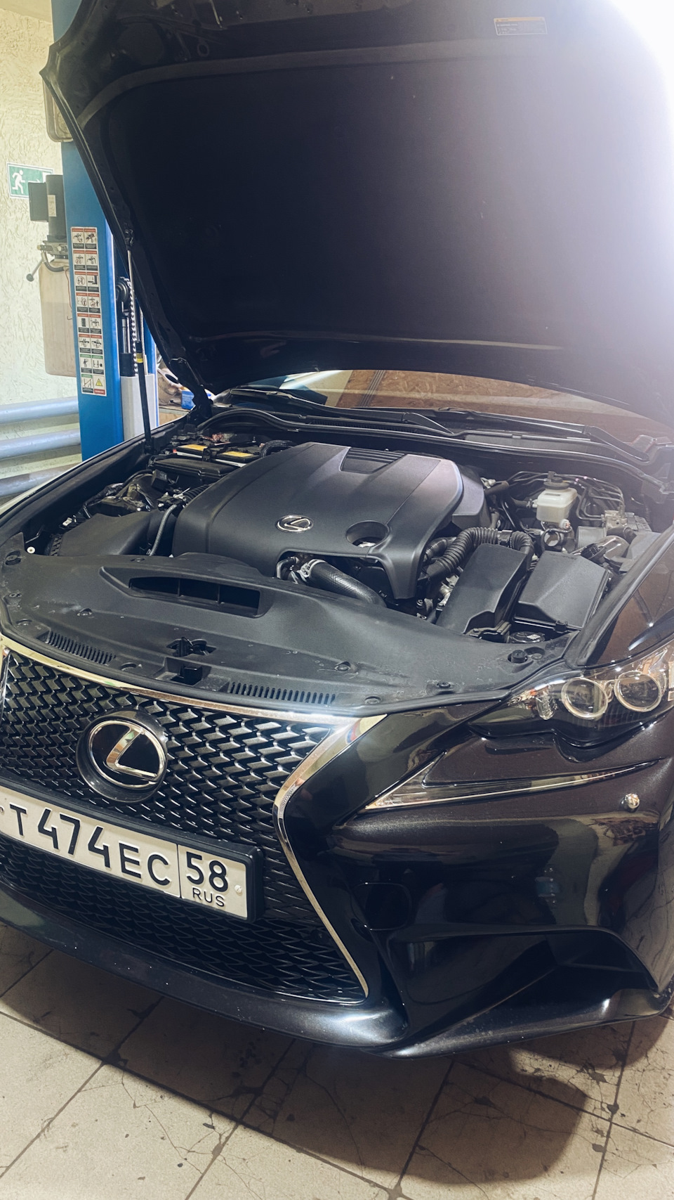Фото в бортжурнале Lexus IS III