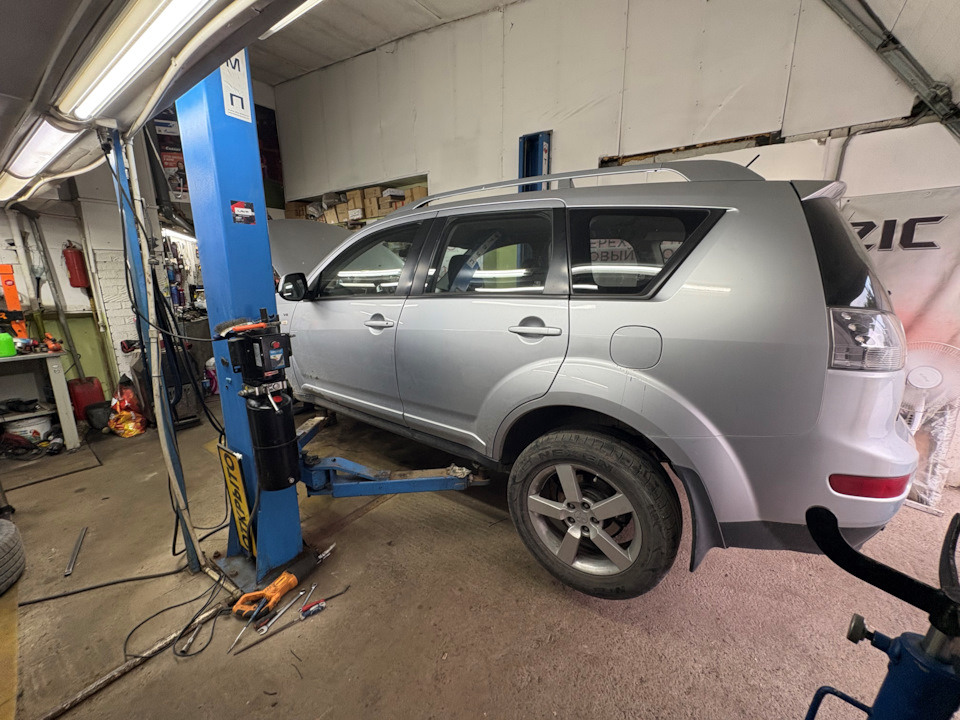 Фото в бортжурнале Mitsubishi Outlander XL