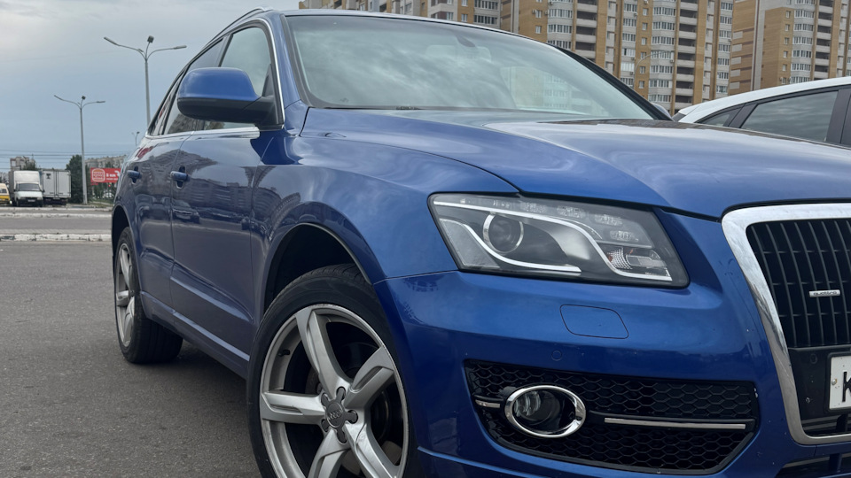 Audi Q5 Sepangblau