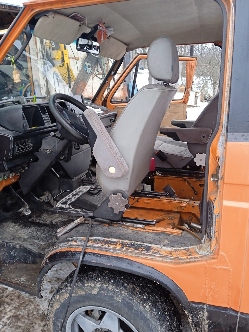 Фото в бортжурнале Volkswagen Transporter T3