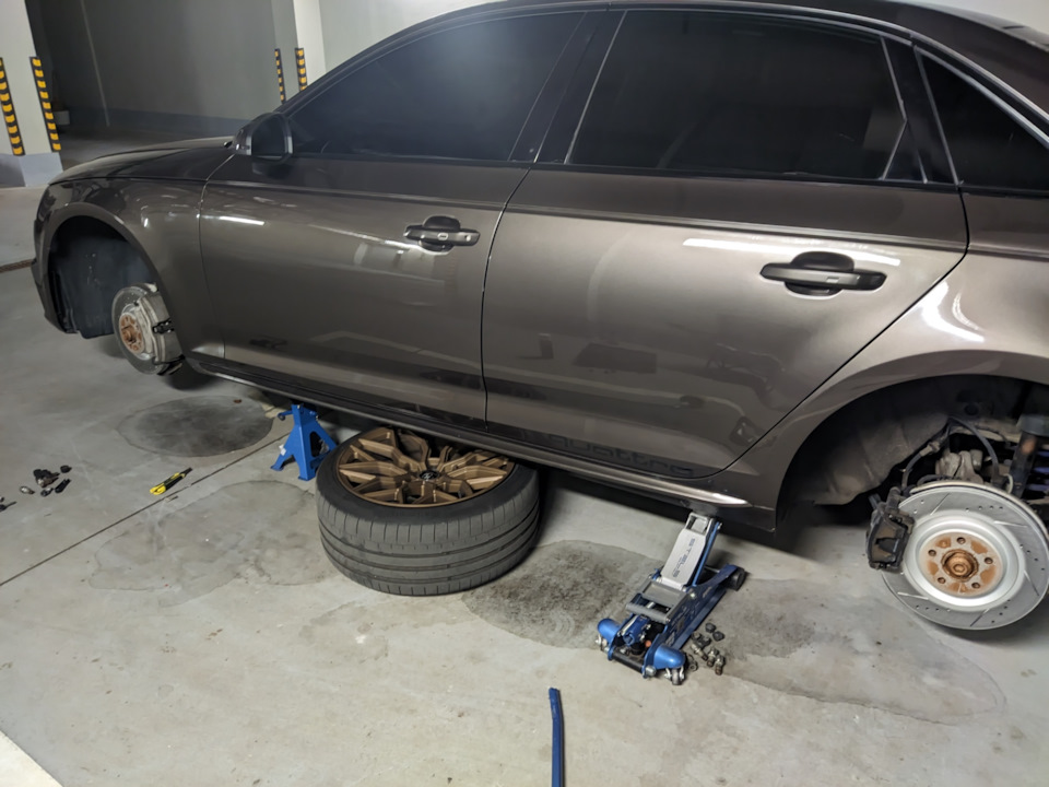 Фото в бортжурнале Audi A4 (B9)