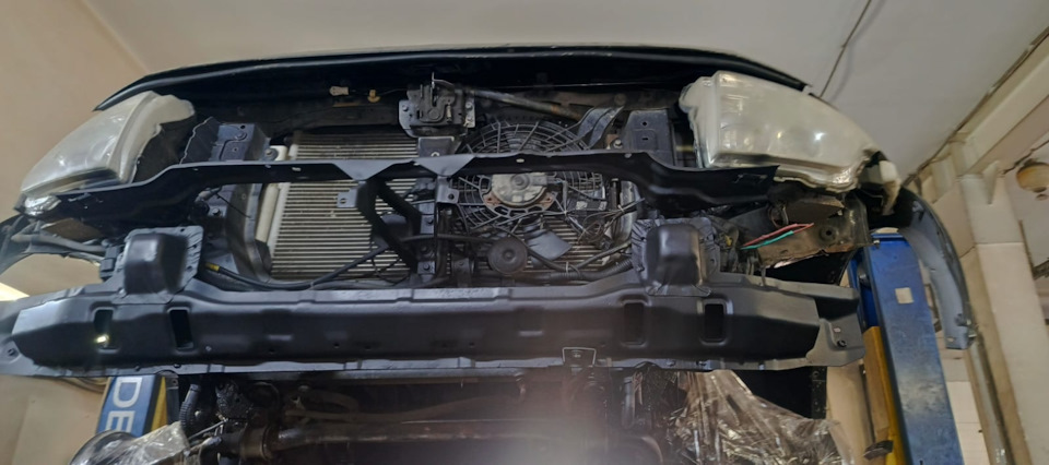 Передний усилитель тоже обработали — Mitsubishi Pajero (4G)