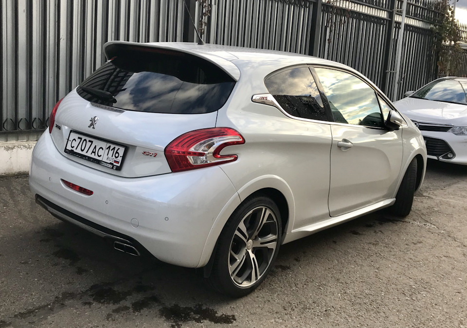 Фото в бортжурнале Peugeot 208 GTi