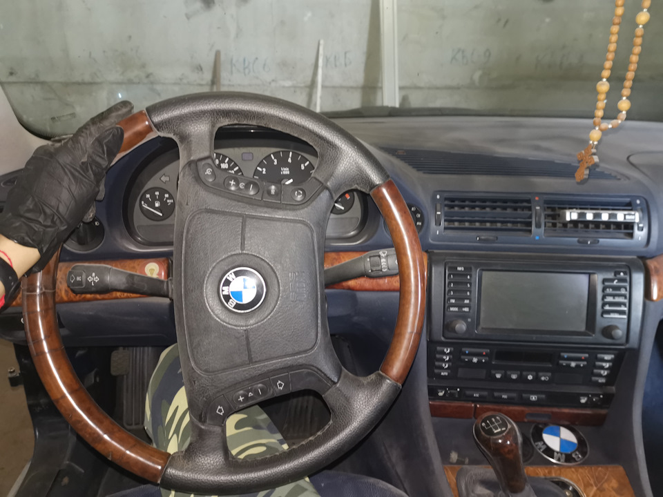 Фото в бортжурнале BMW 7 series (E38)