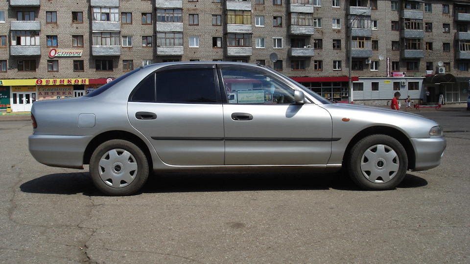 Mitsubishi Galant