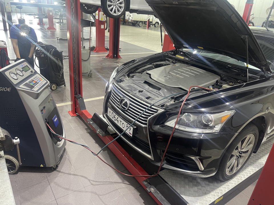 Фото в бортжурнале Lexus LS (USF40/41)