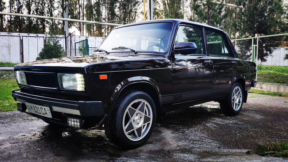 Lada 2105 мой старый сарайчик 1.2i