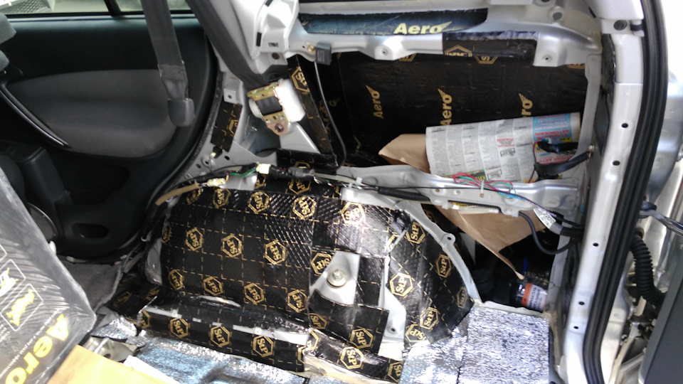 Bimast bomb premium правая арка — Toyota RAV4 (II)