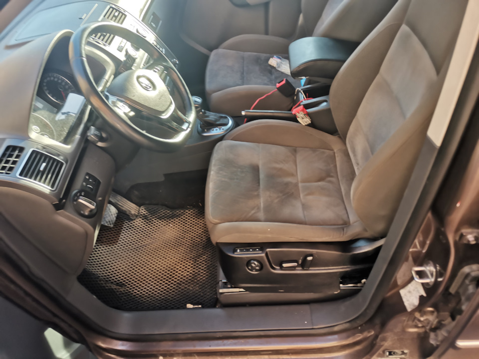 Фото в бортжурнале Volkswagen Touran (1G)