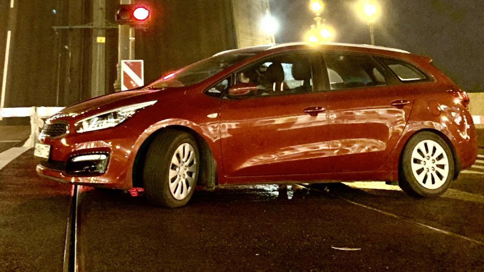 KIA Ceed SW Red 1.6 Милашка