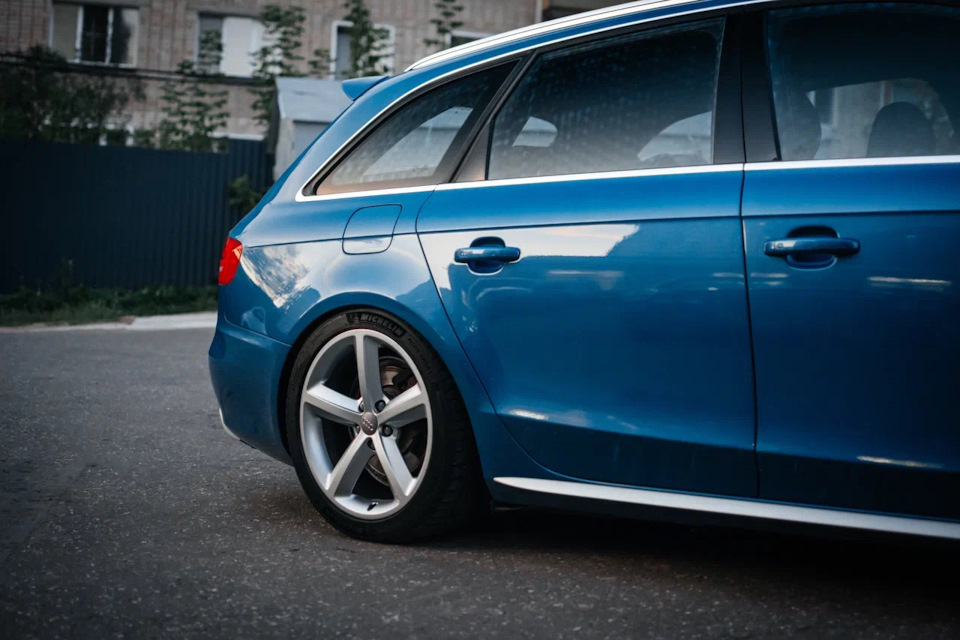 Фото в бортжурнале Audi A4 Avant (B8)