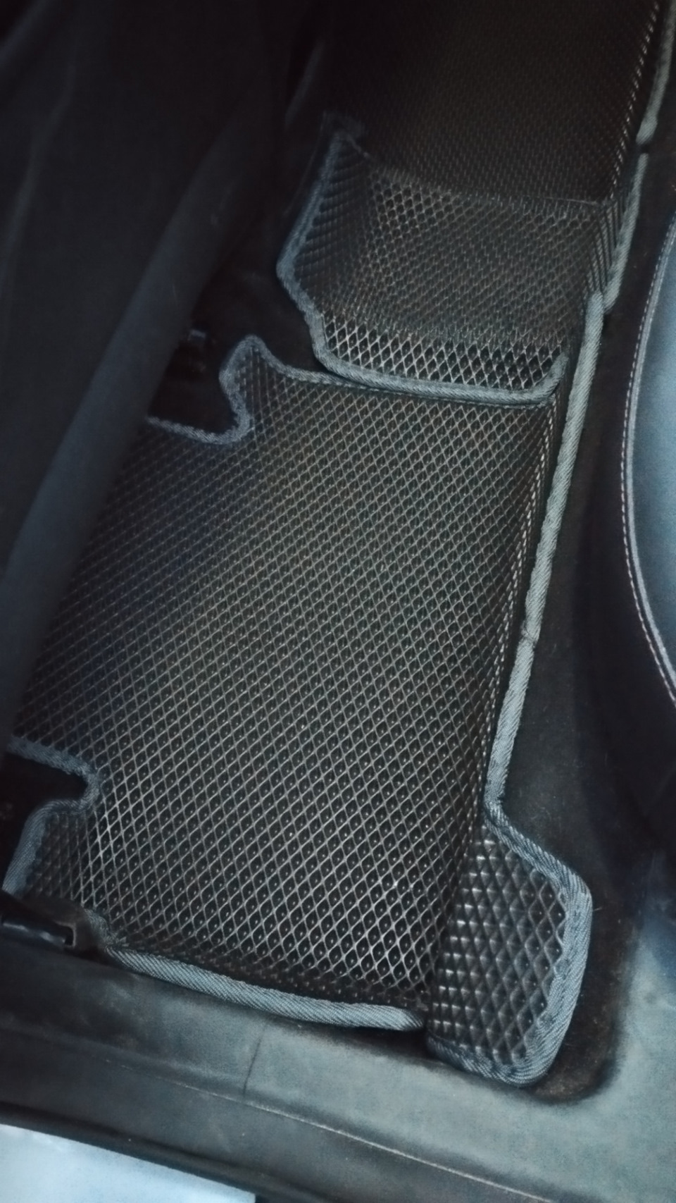 Задний ряд — Geely Coolray (1G)