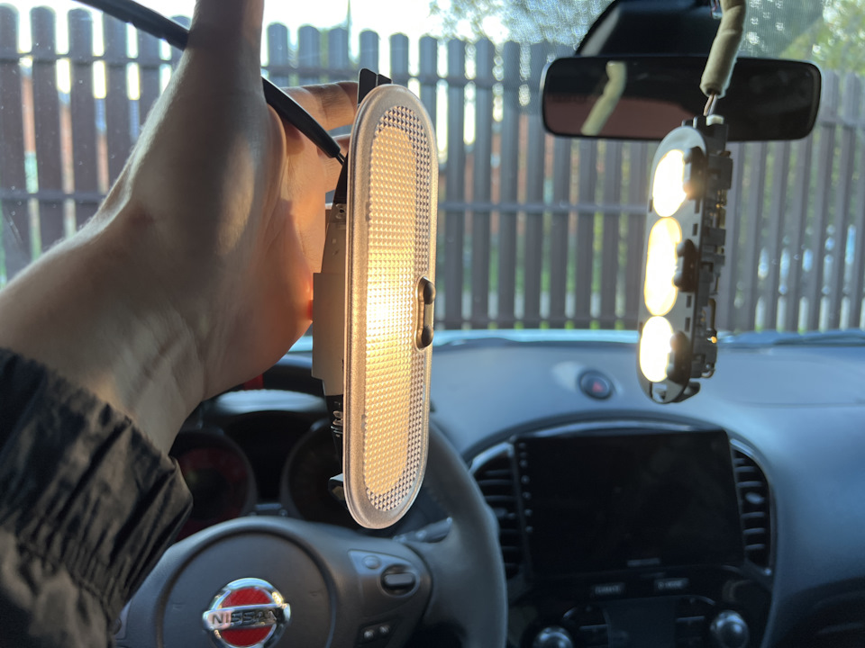 Да будет свет. На заднем ряду — Nissan Juke (1G)