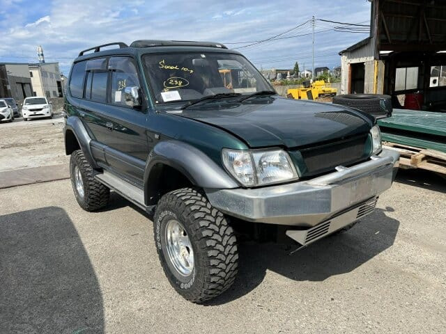 Вот с этого красавца были куплены накладки — Toyota Land Cruiser Prado 90-series
