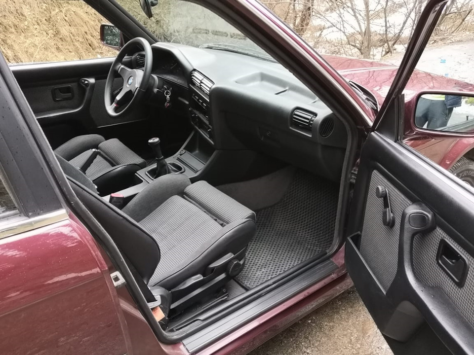 Фото в бортжурнале BMW 3 series (E30)