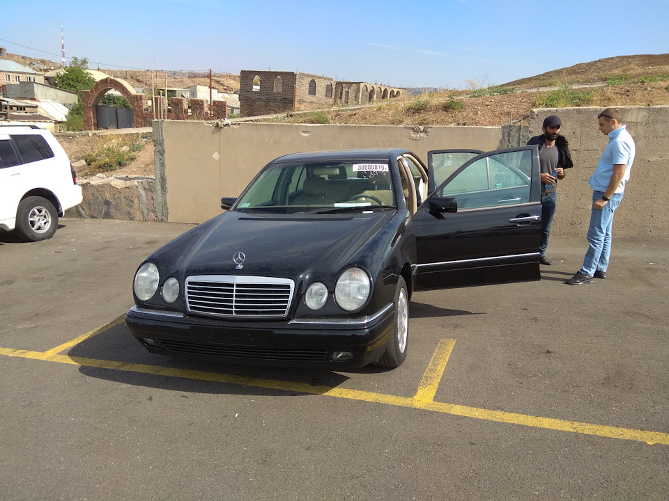 Фото в бортжурнале Mercedes-Benz E-Class (W210)